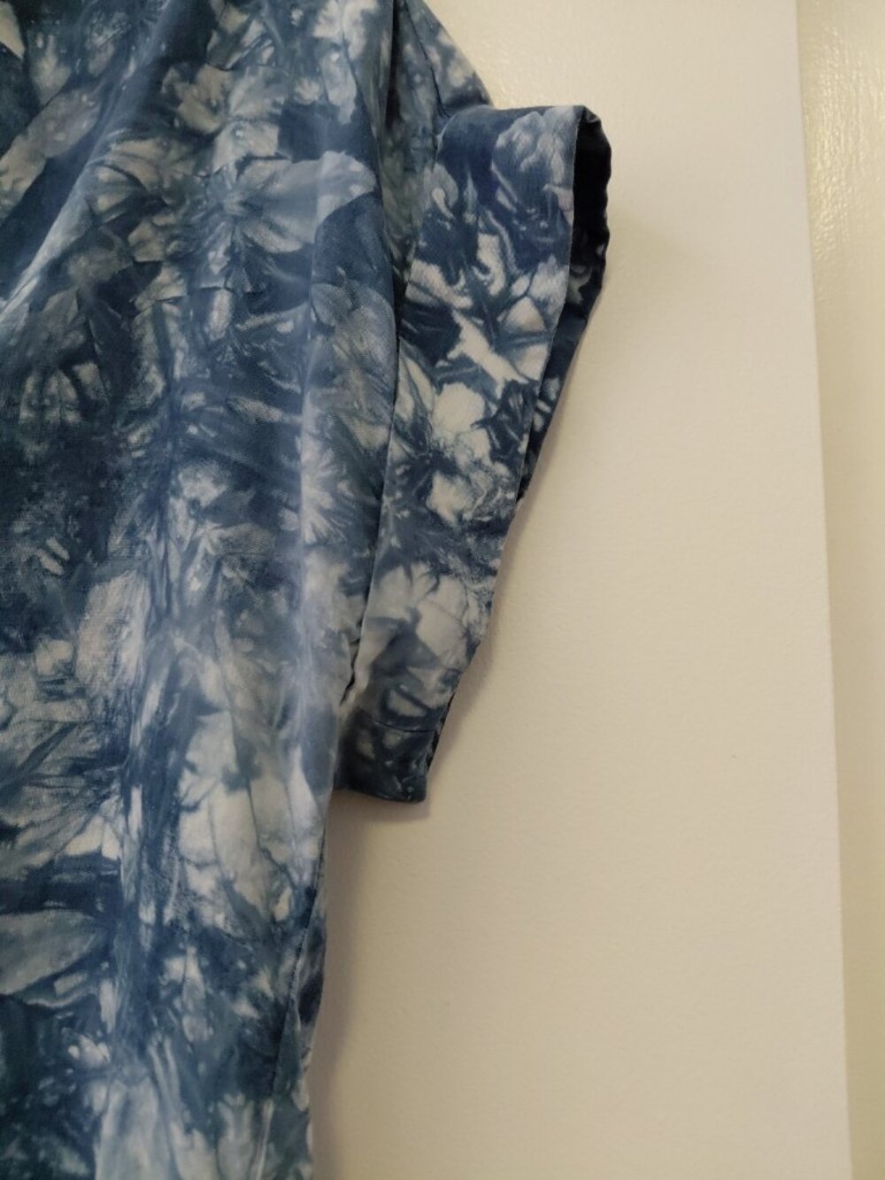 Cloth & Stone X Anthropologie Tye Dye Top Short Sleeve Tencel Small Blue White - Picture 3 of 7